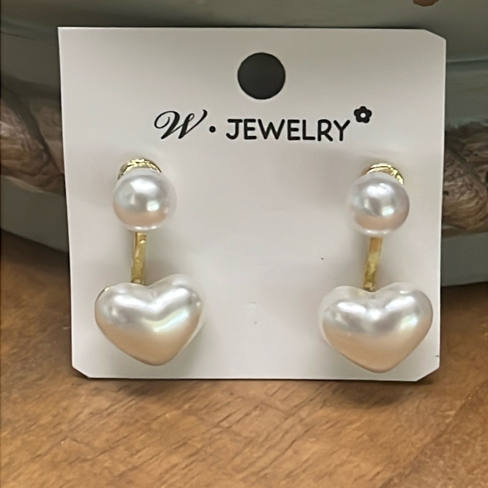 Pearly White & Gold 2 Piece Heart Earrings